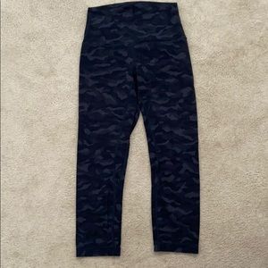 Lululemon camo cropped leggings